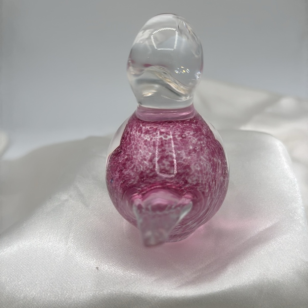 Elegant Pink Art Glass Bird Figurine, smooth Polished bottom, no makers marks. - Picture 4 of 6